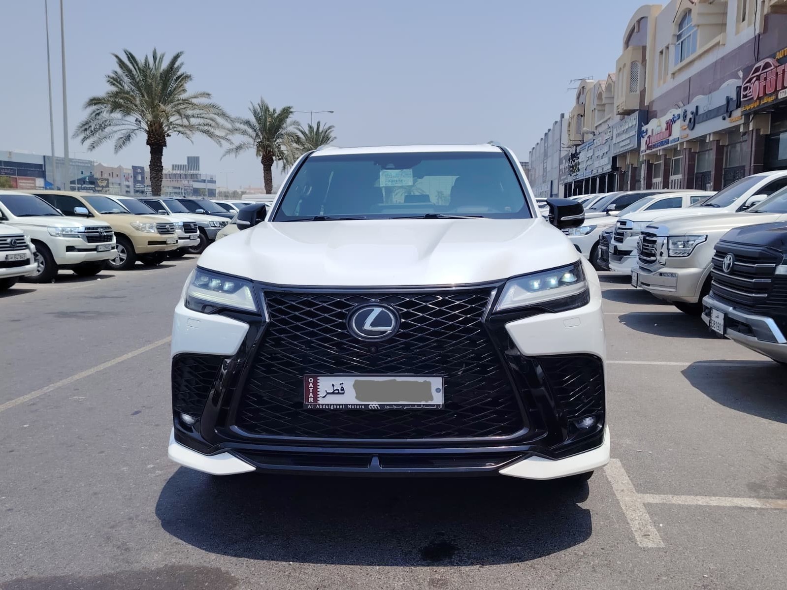 Lexus LX 600  F-Sport 2023 - Image 2