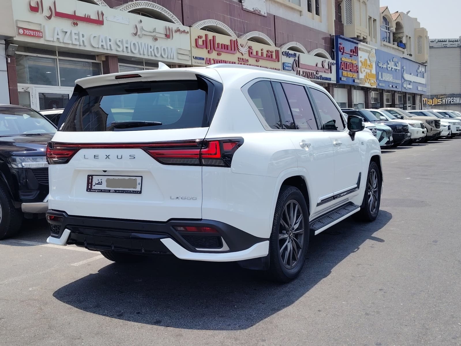 Lexus LX 600  F-Sport 2023 - Image 4