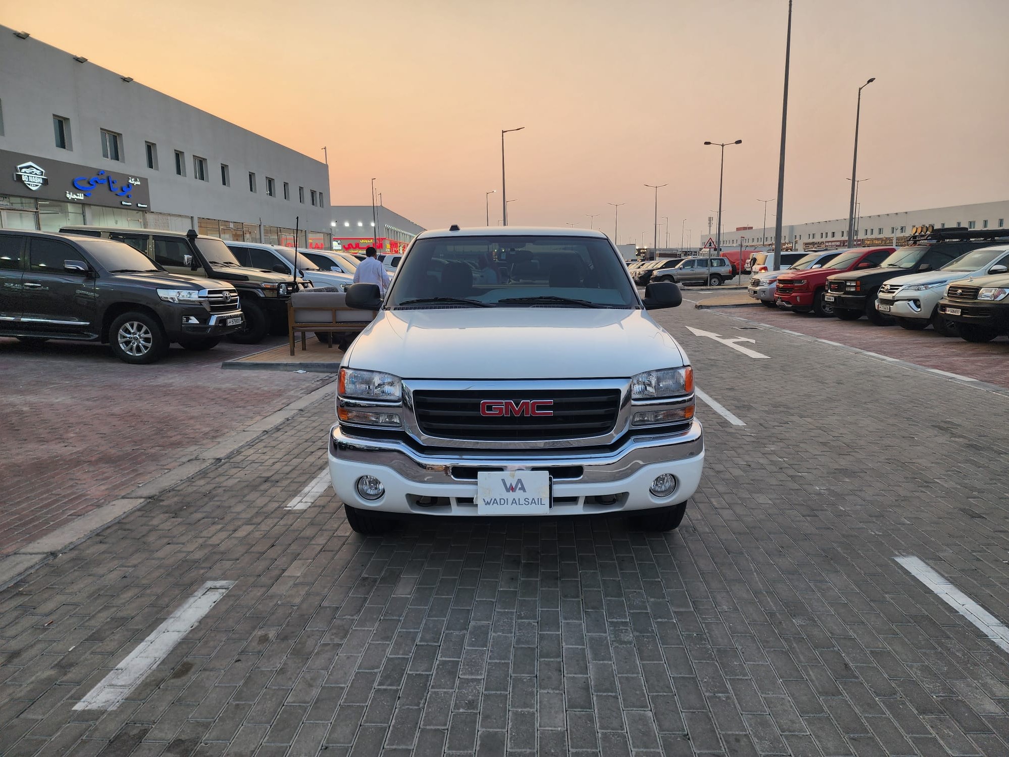 GMC Sierra 2004 - Image 2