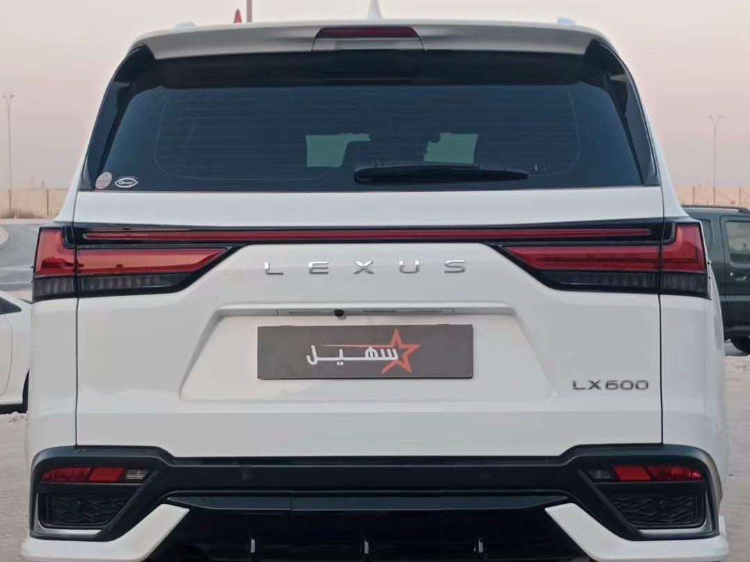 Lexus LX 600 Luxury  2025 - Image 3