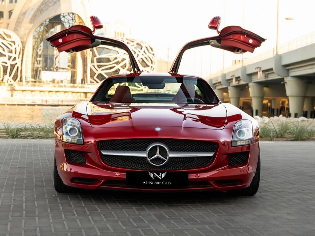 Mercedes-Benz SLS 63 AMG 2011 - Image 2