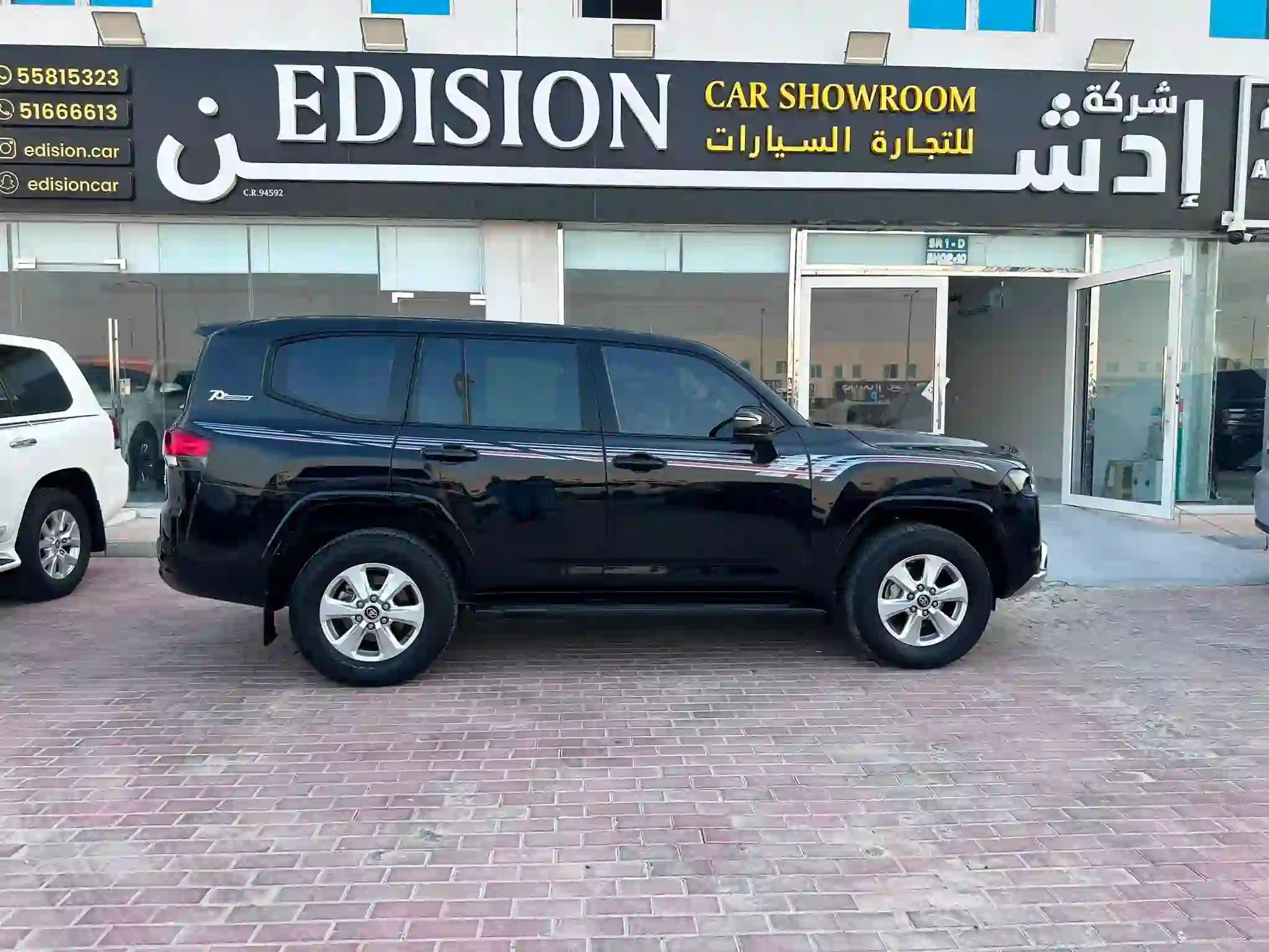 Toyota Land Cruiser GXR v6 2022 - Image 4