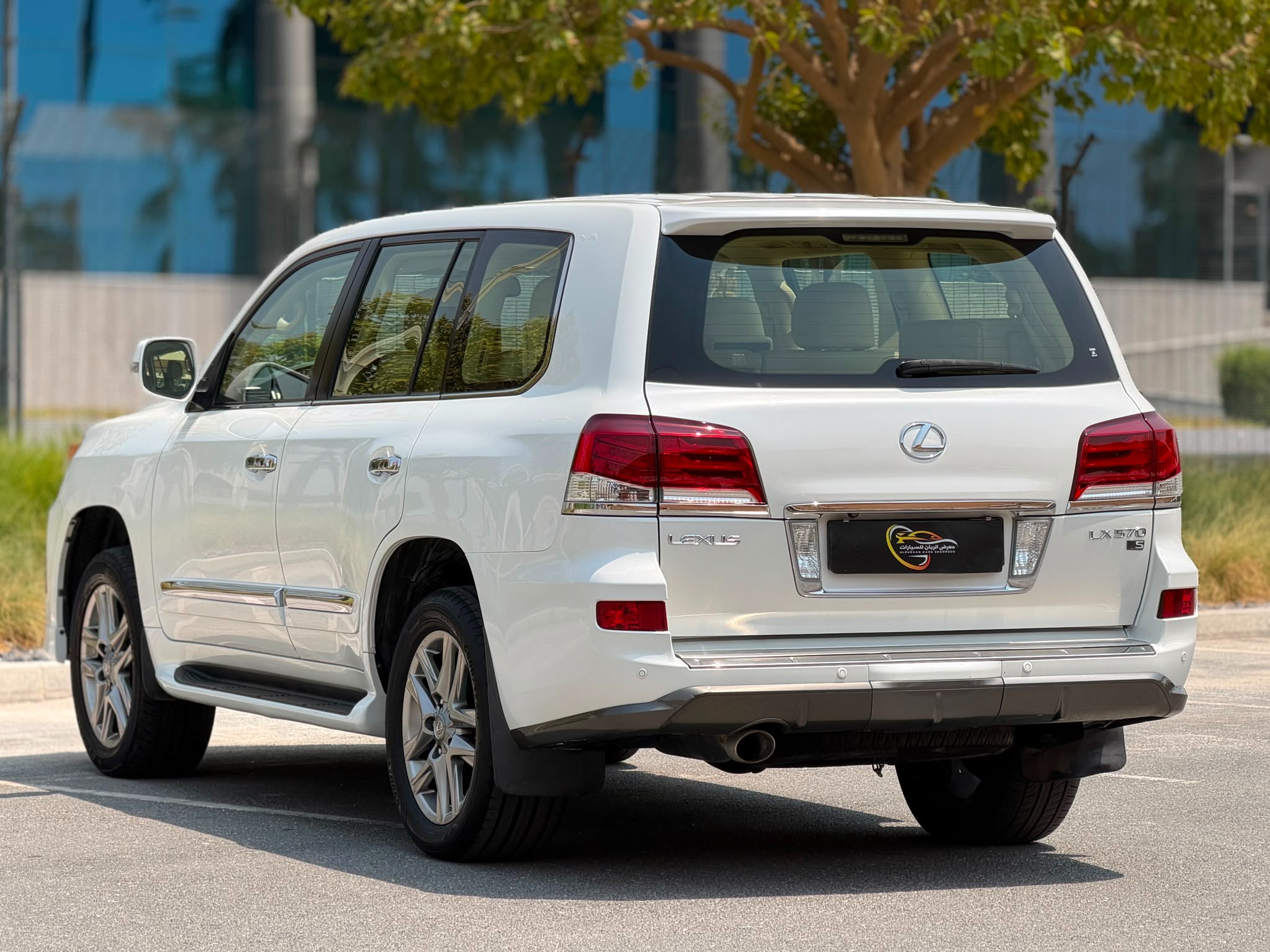 Lexus LX 570 S 2015 - Image 4