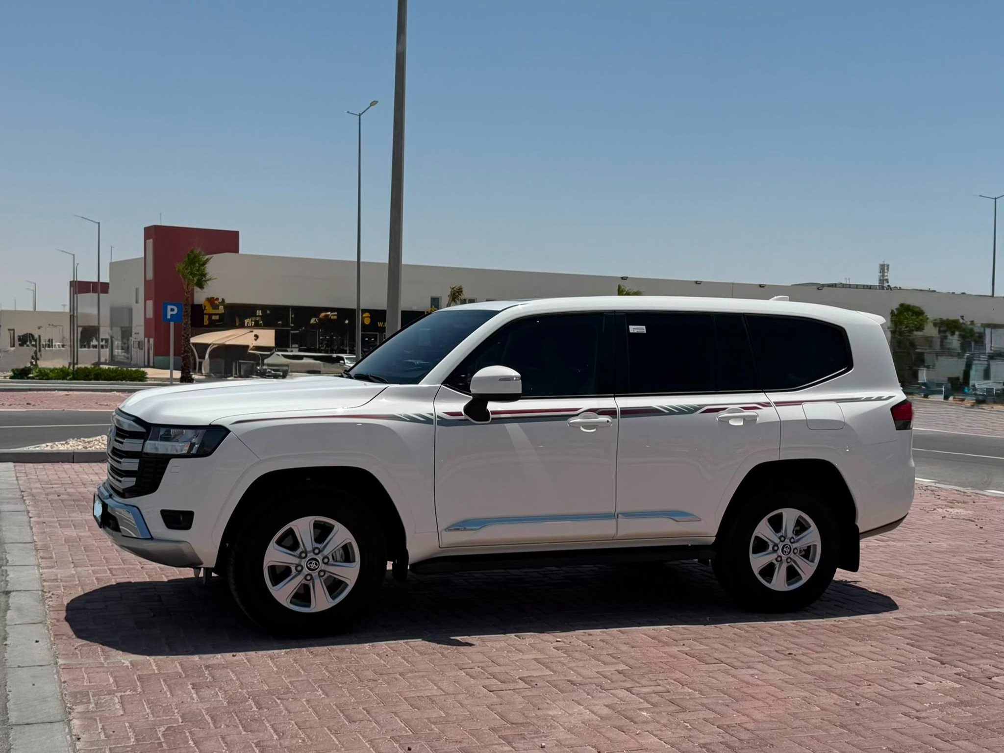 Toyota Land Cruiser GXR v6 2025 - Image 3