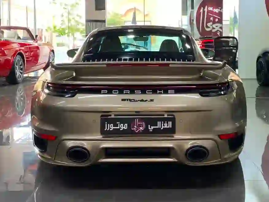 Porsche 911 Turbo S 2023 - Image 3