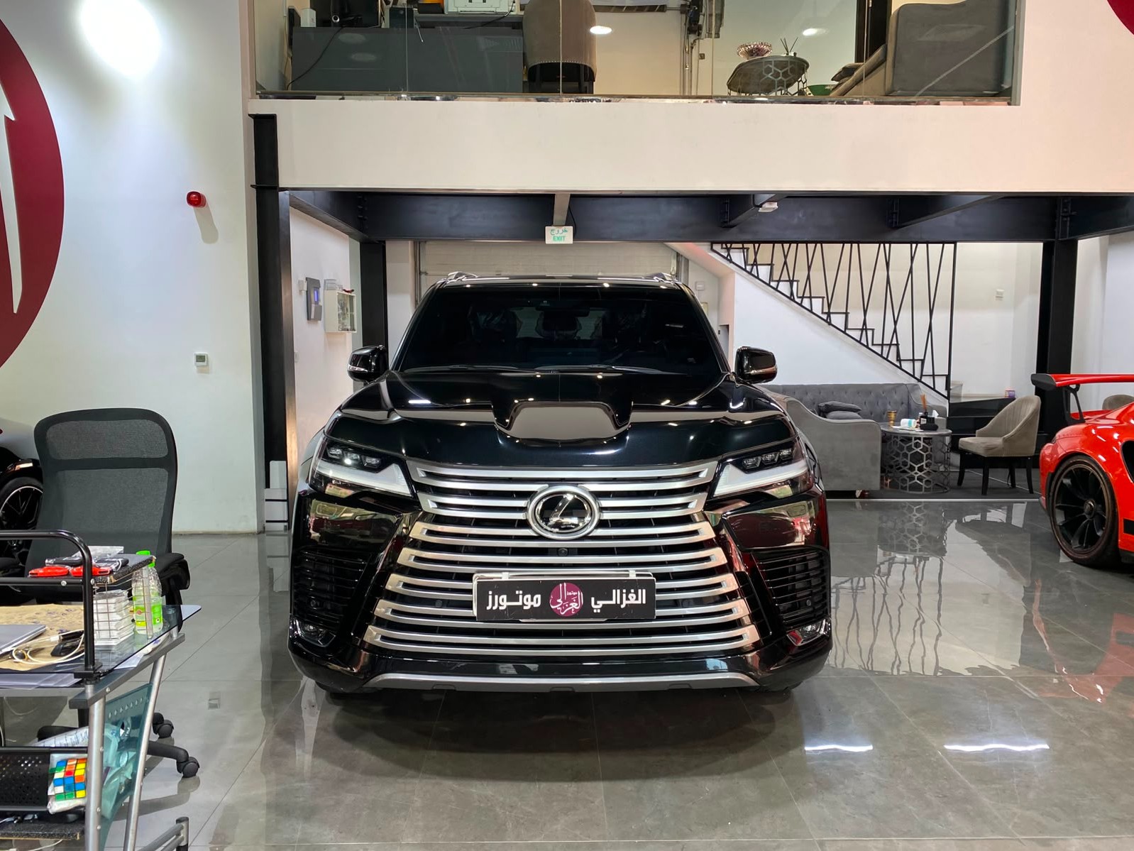 Lexus LX 600 Luxury  2023 - Image 2