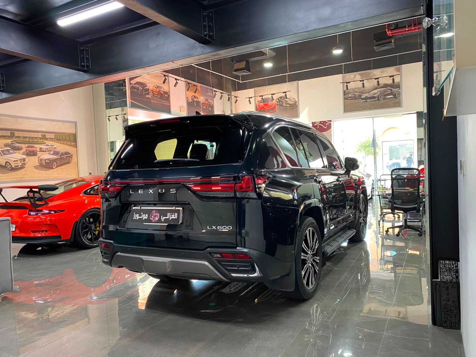 Lexus LX 600 Luxury  2023 - Image 3