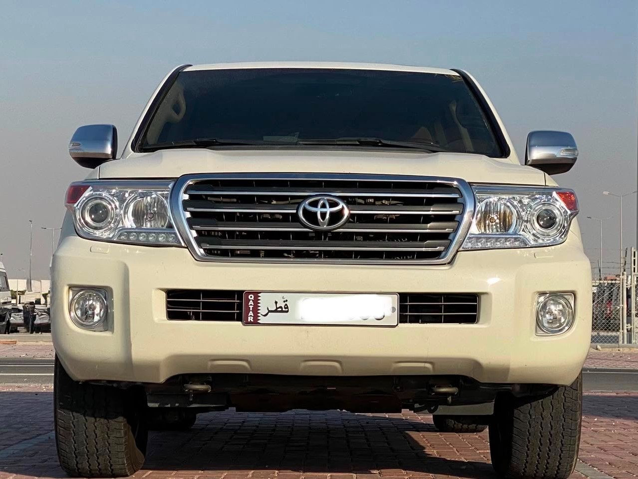 Toyota Land Cruiser GXR v8 2013 - Image 2