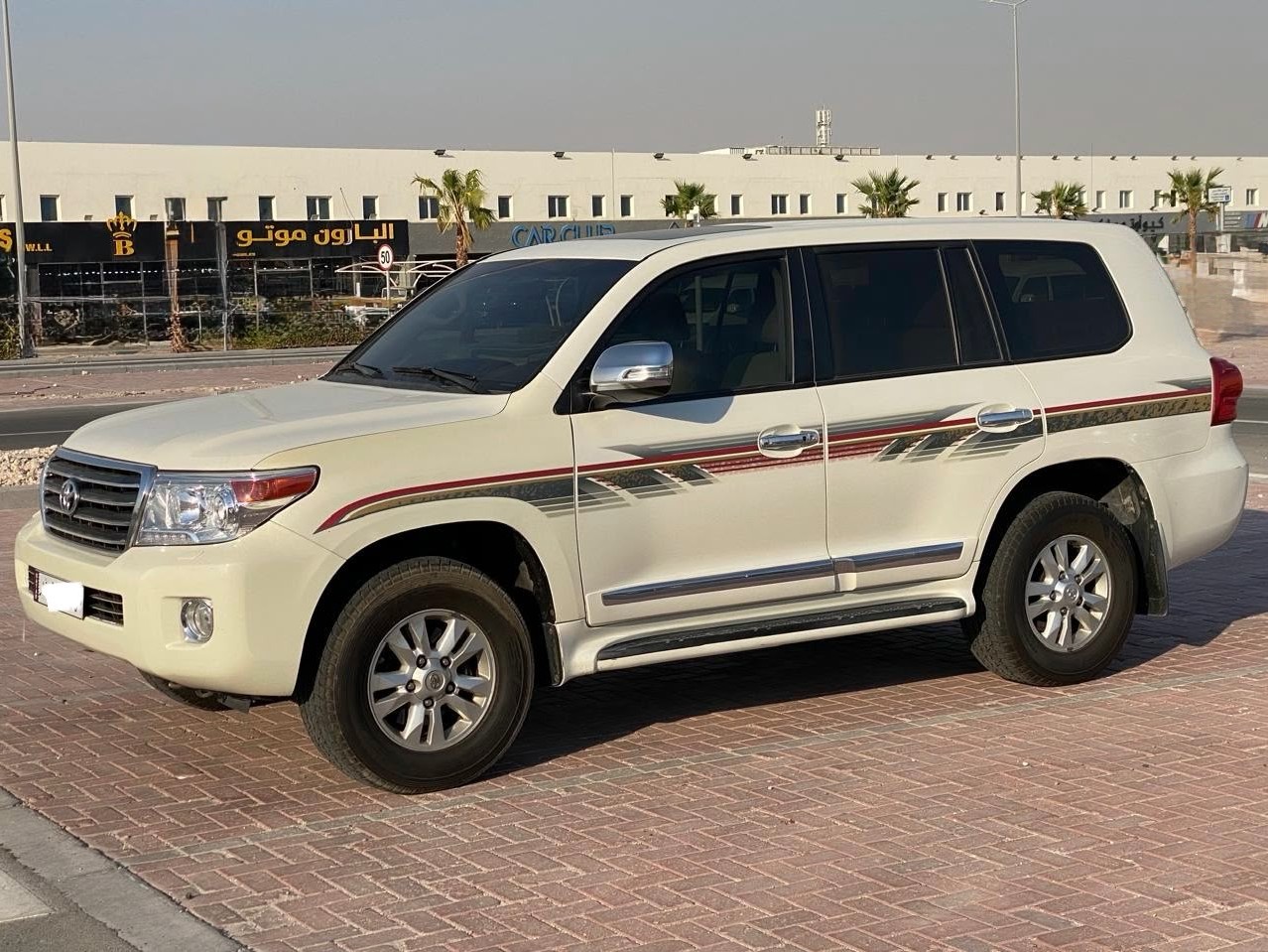 Toyota Land Cruiser GXR v8 2013 - Image 3