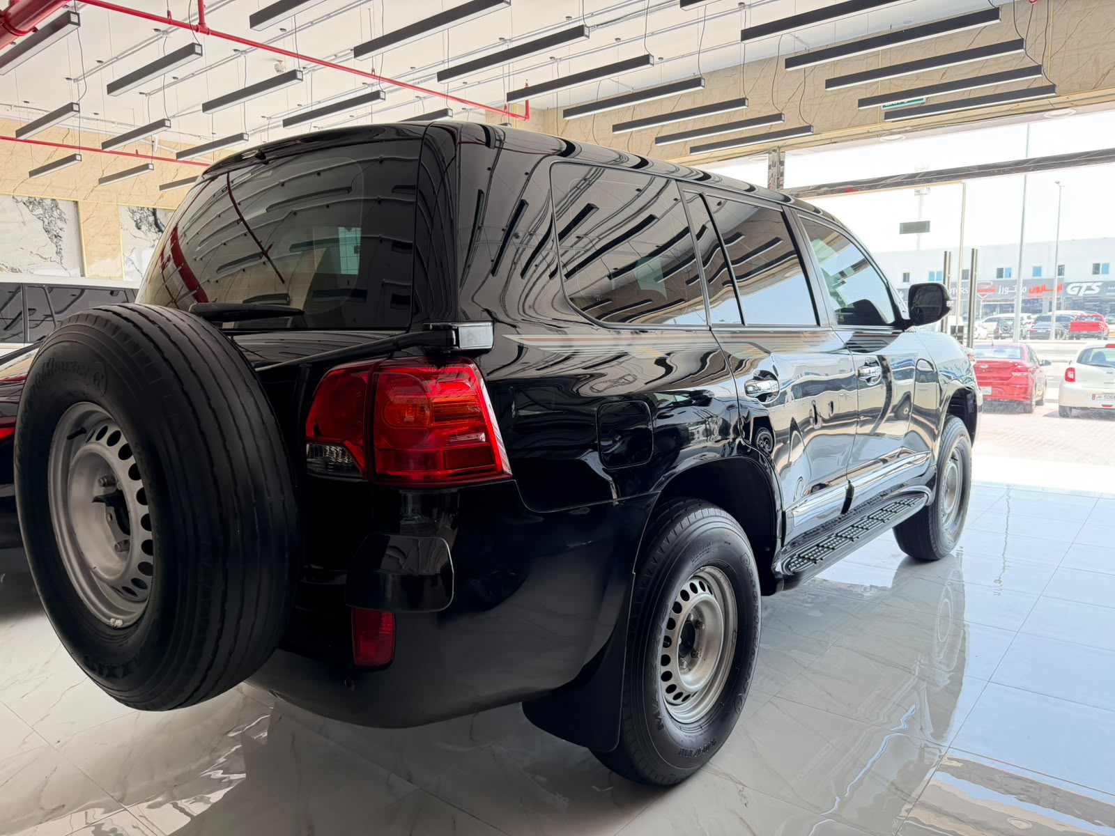Toyota Land Cruiser GXR v8 2015 - Image 4