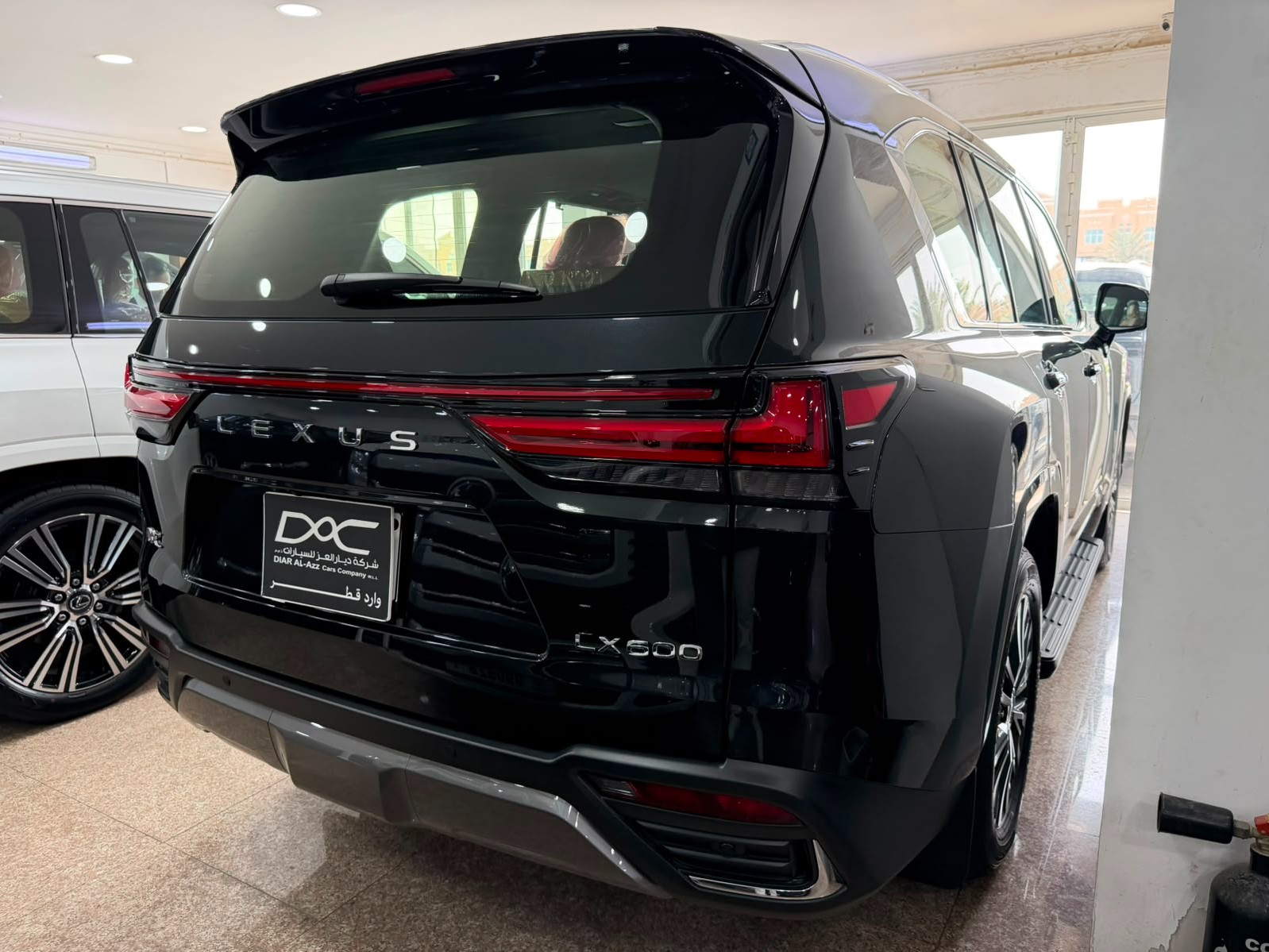 Lexus LX 600 Luxury  2026 - Image 2