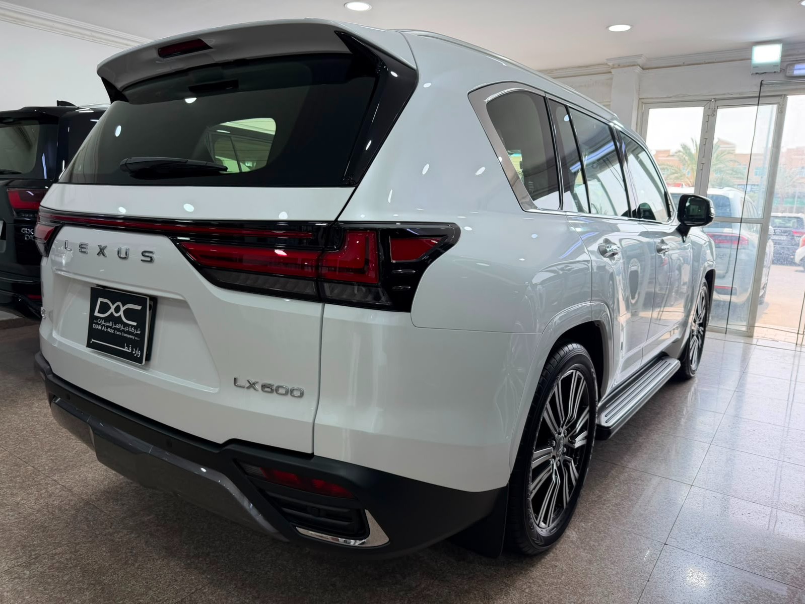 Lexus LX 600 Luxury  2026 - Image 3