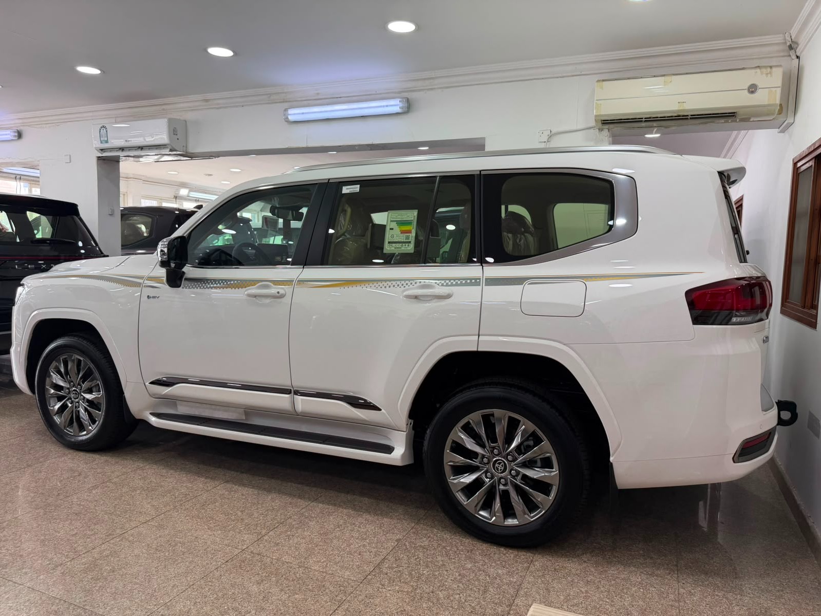 Toyota Land Cruiser VXR Twin Turbo 2025 - Image 4