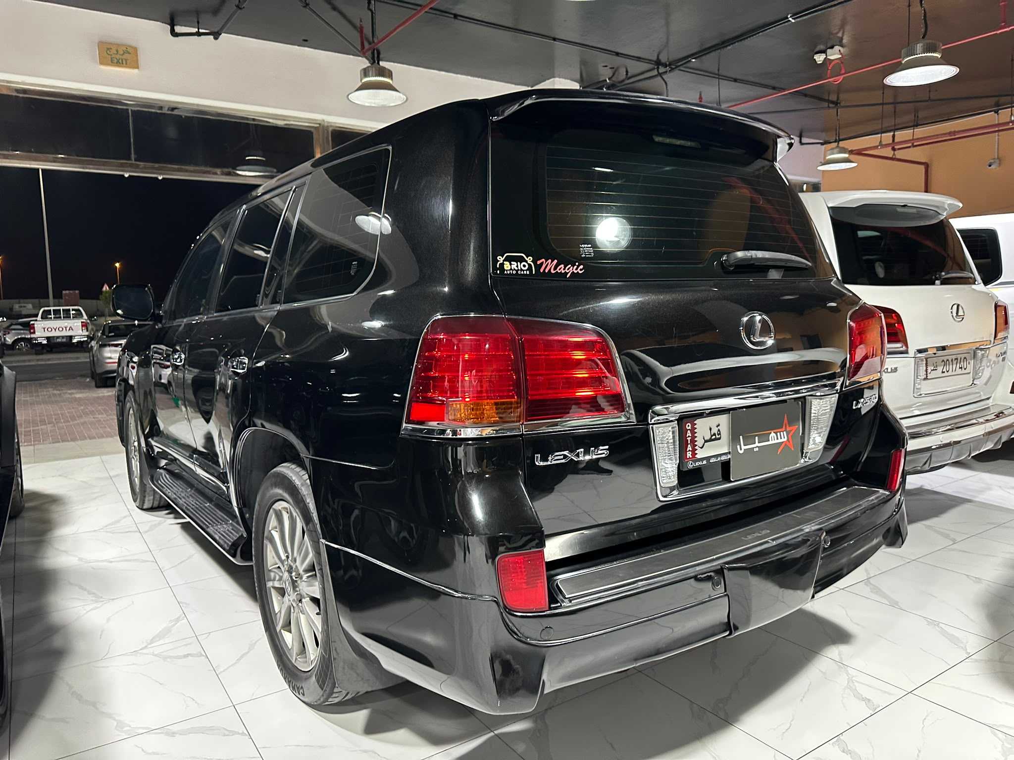 Lexus LX 570 2011 - Image 4