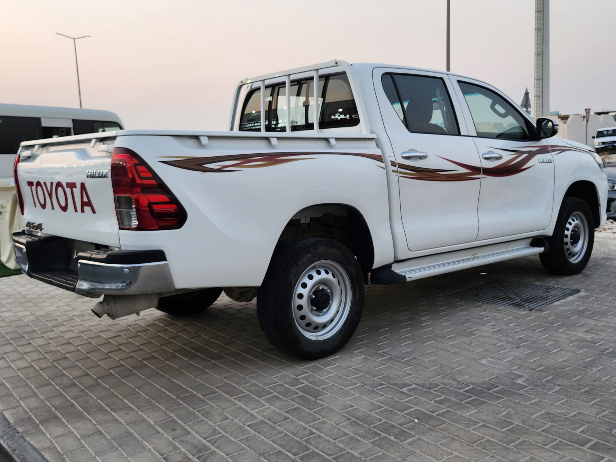 Toyota Hilux 2.0 2022 - Image 2