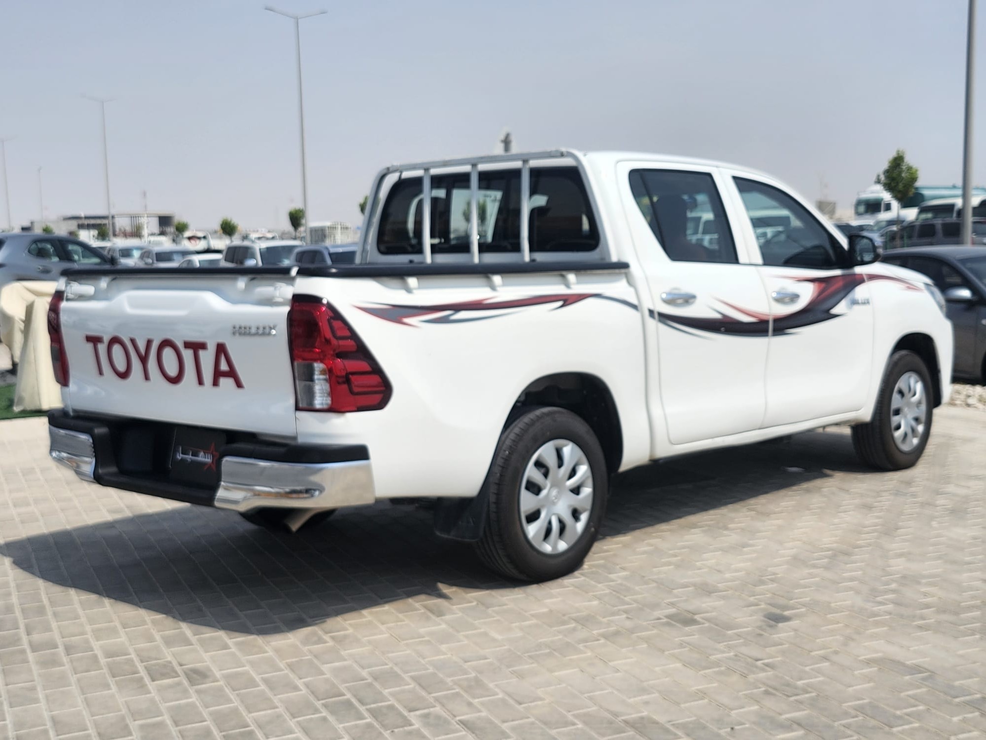 Toyota Hilux 2.0 2023 - Image 3