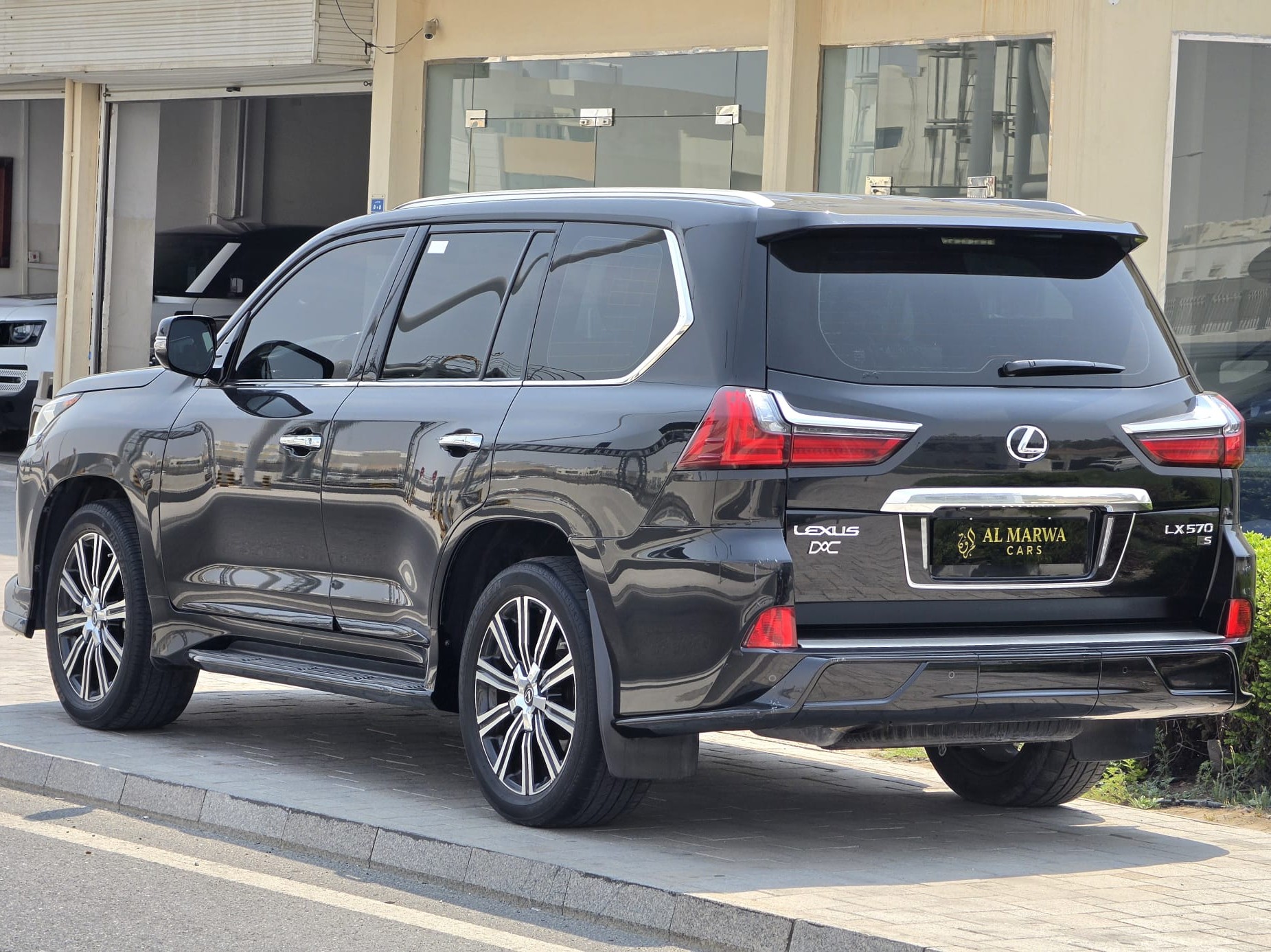 Lexus LX 570 S Black Edition 2021 - Image 3
