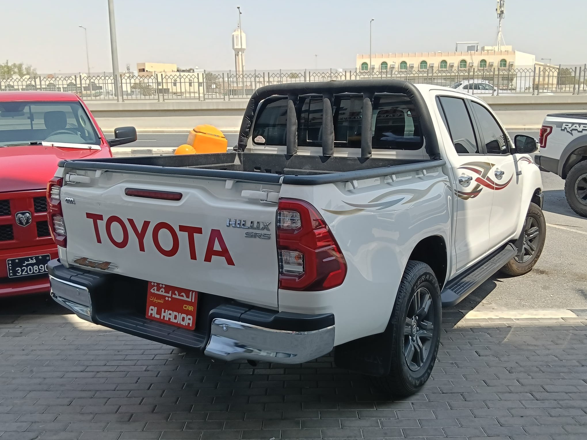Toyota Hilux 4X4 2025 - Image 4