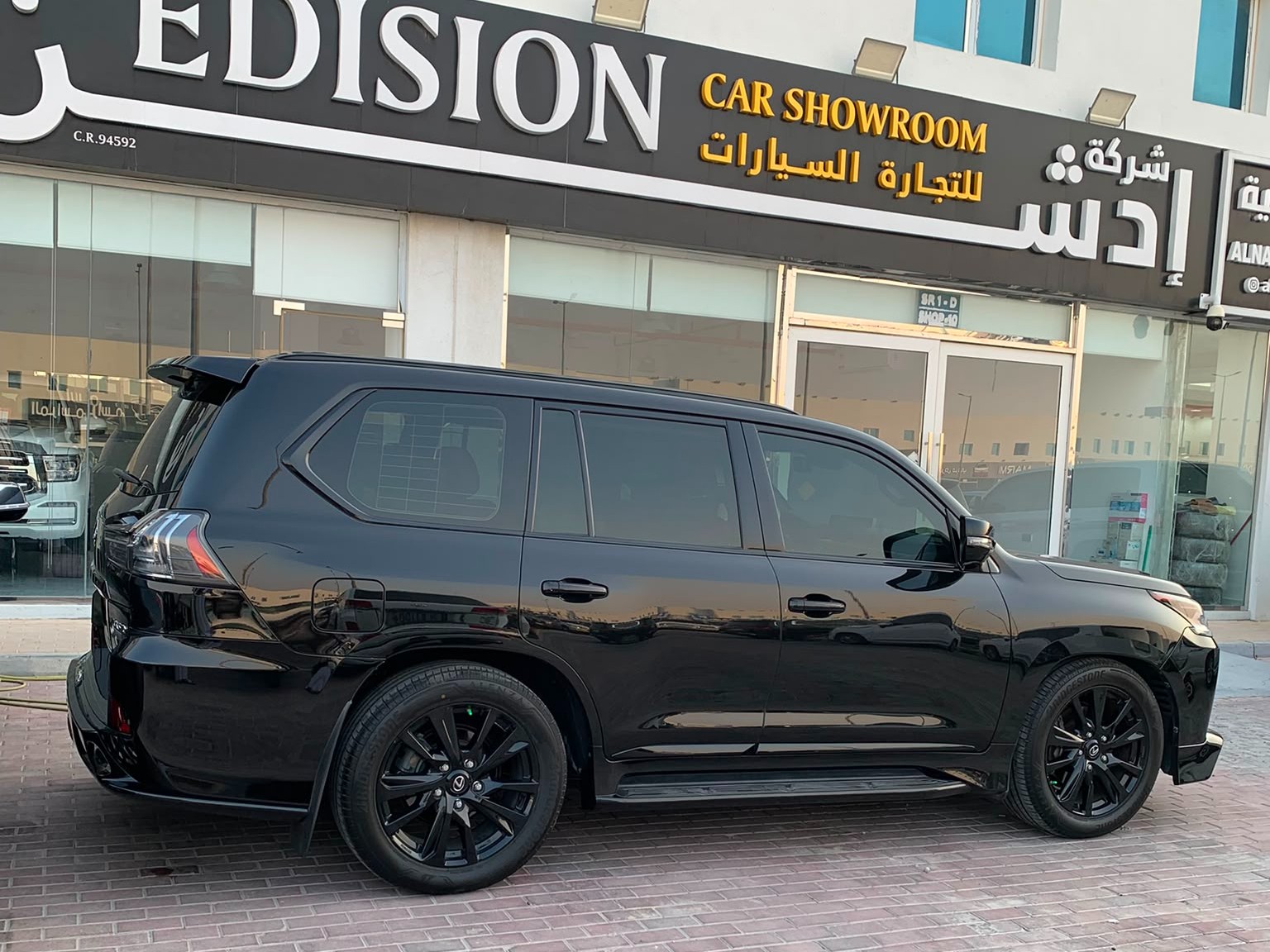 Lexus LX 570 S Black Edition 2020 - Image 4