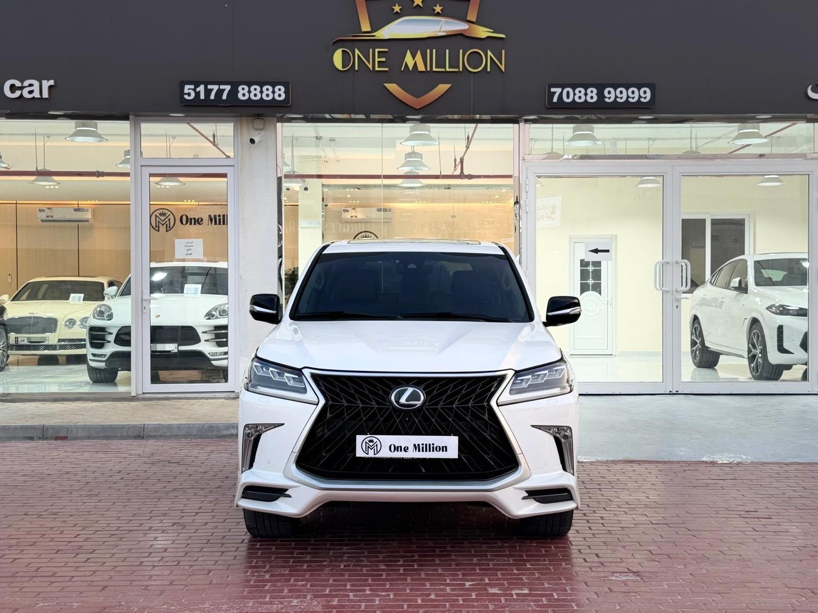 Lexus LX 570 S 2016 - Image 2