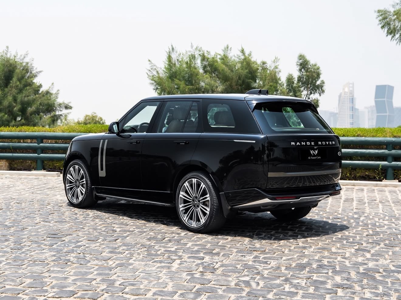 Land Rover Range Rover Vogue HSE 2023 - Image 4