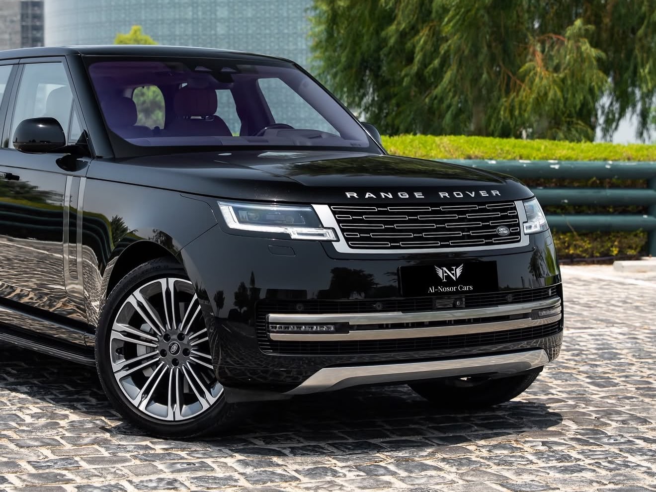 Land Rover Range Rover Vogue HSE 2023 - Image 2
