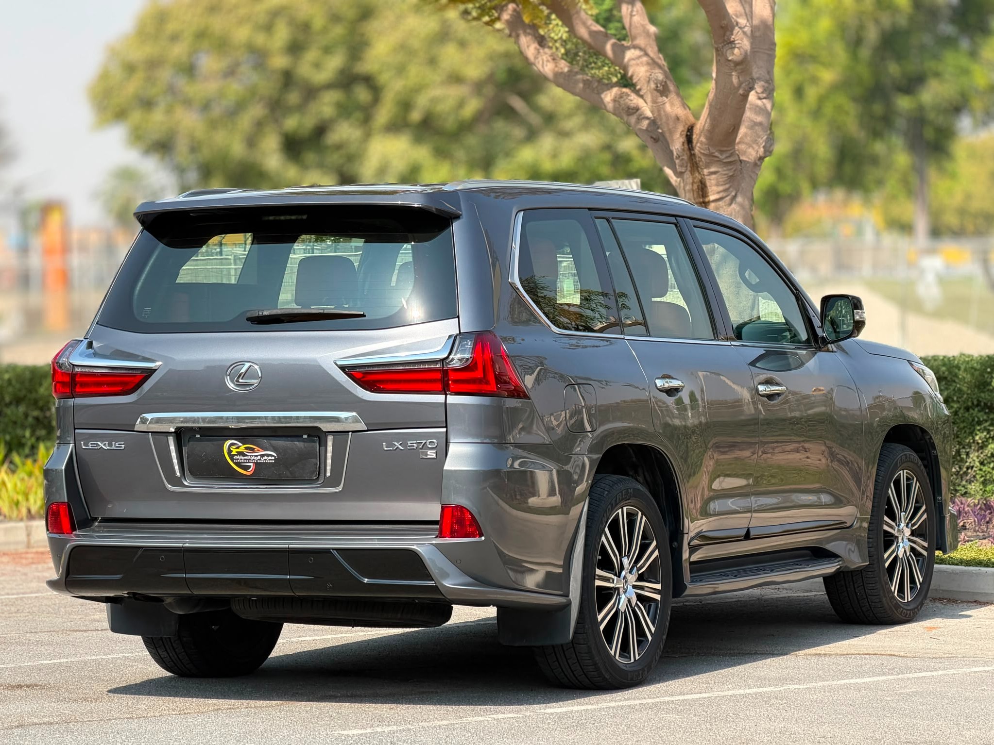 Lexus LX 570 S 2018 - Image 4