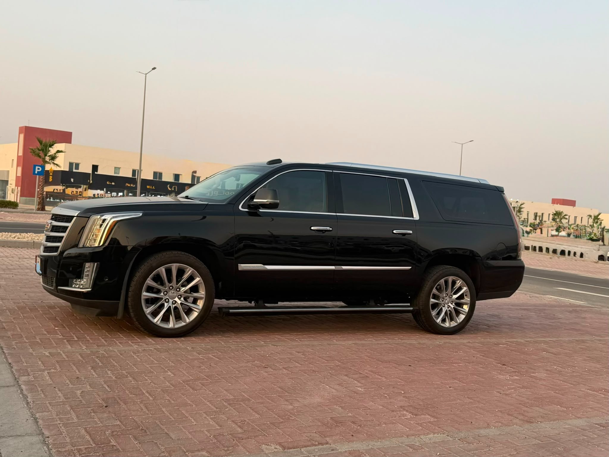 Cadillac Escalade XL premium  2018 - Image 3