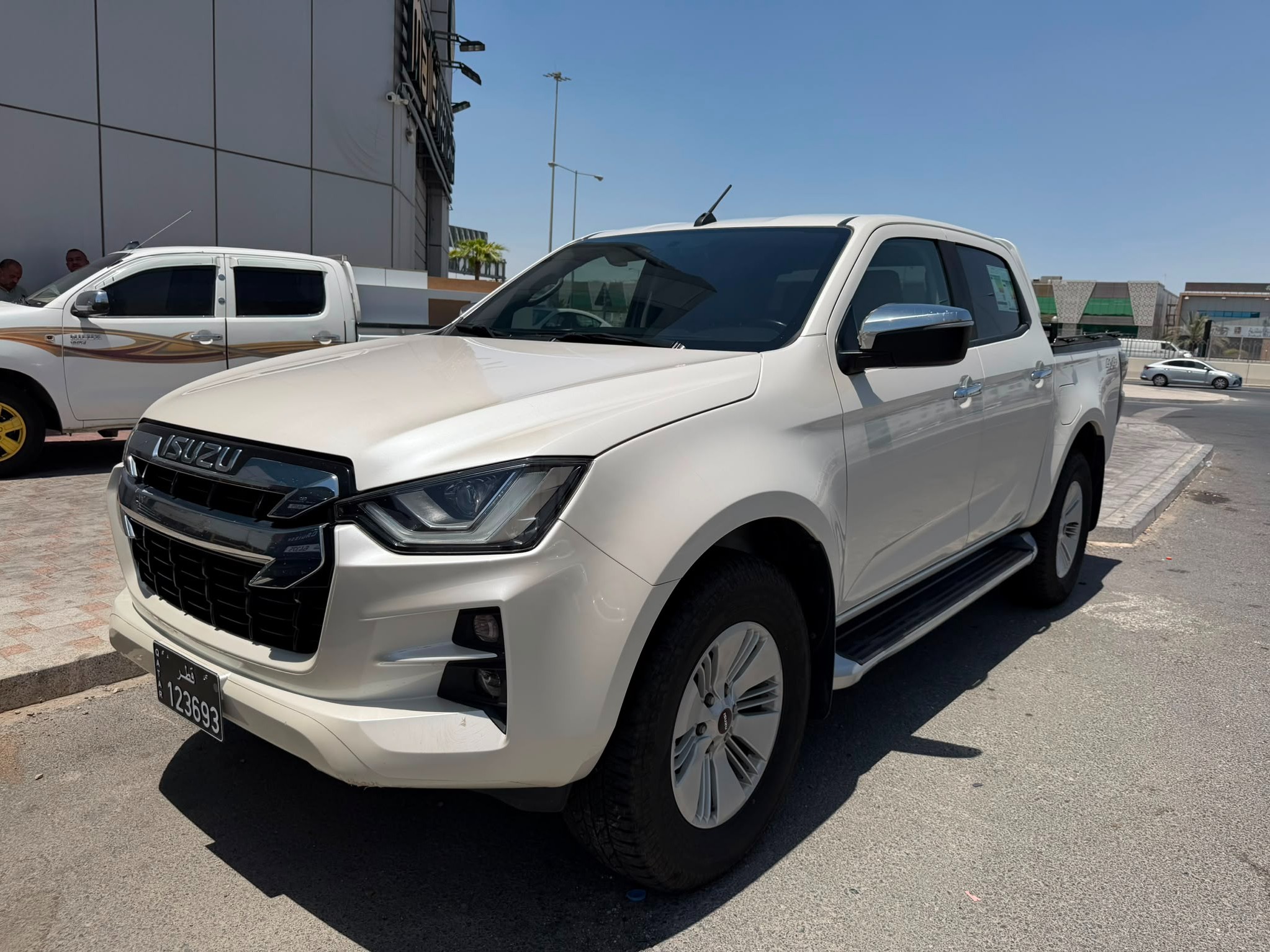ISUZU D’MAX 2022 - Image 2