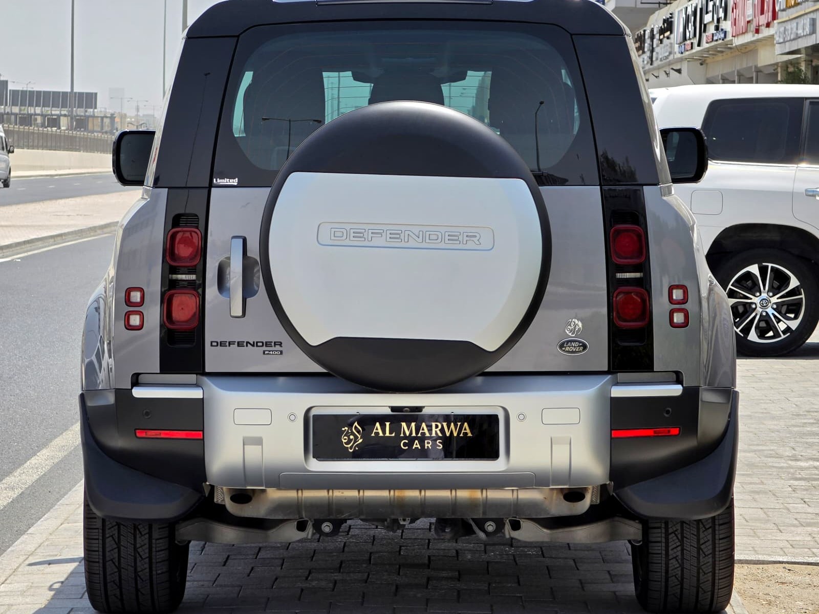 Land Rover Defender 90 HSE 2023 - Image 4