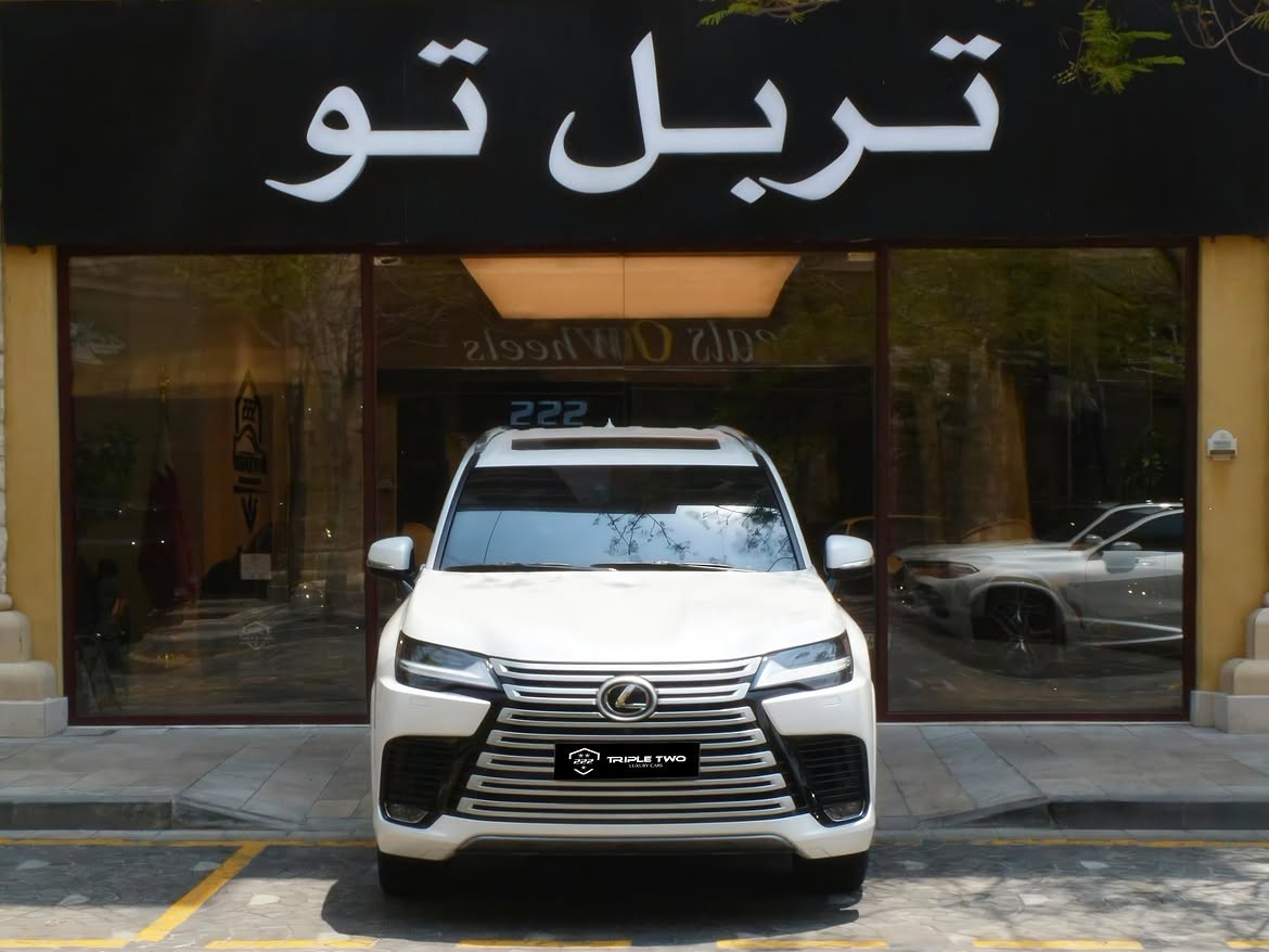 Lexus LX 600 VIP 2023 - Image 2