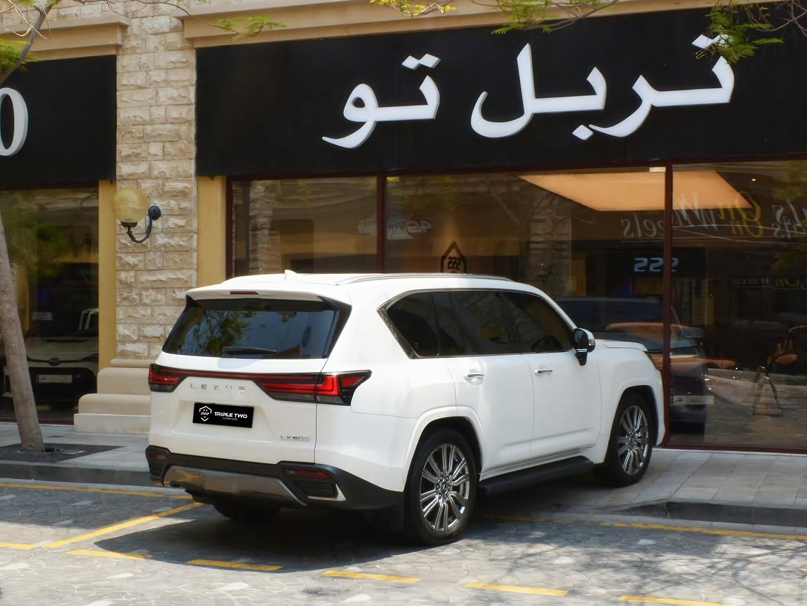 Lexus LX 600 VIP 2023 - Image 4