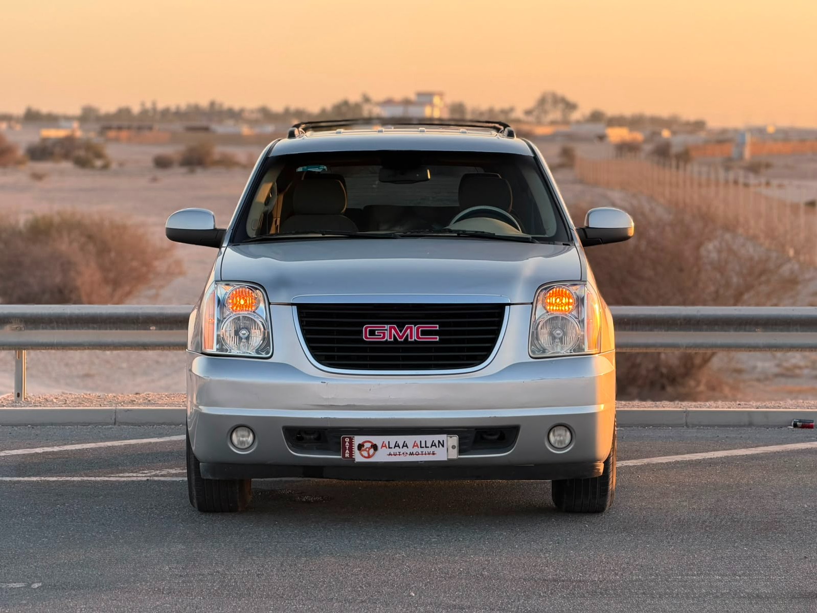 GMC Yukon 2012 - Image 2