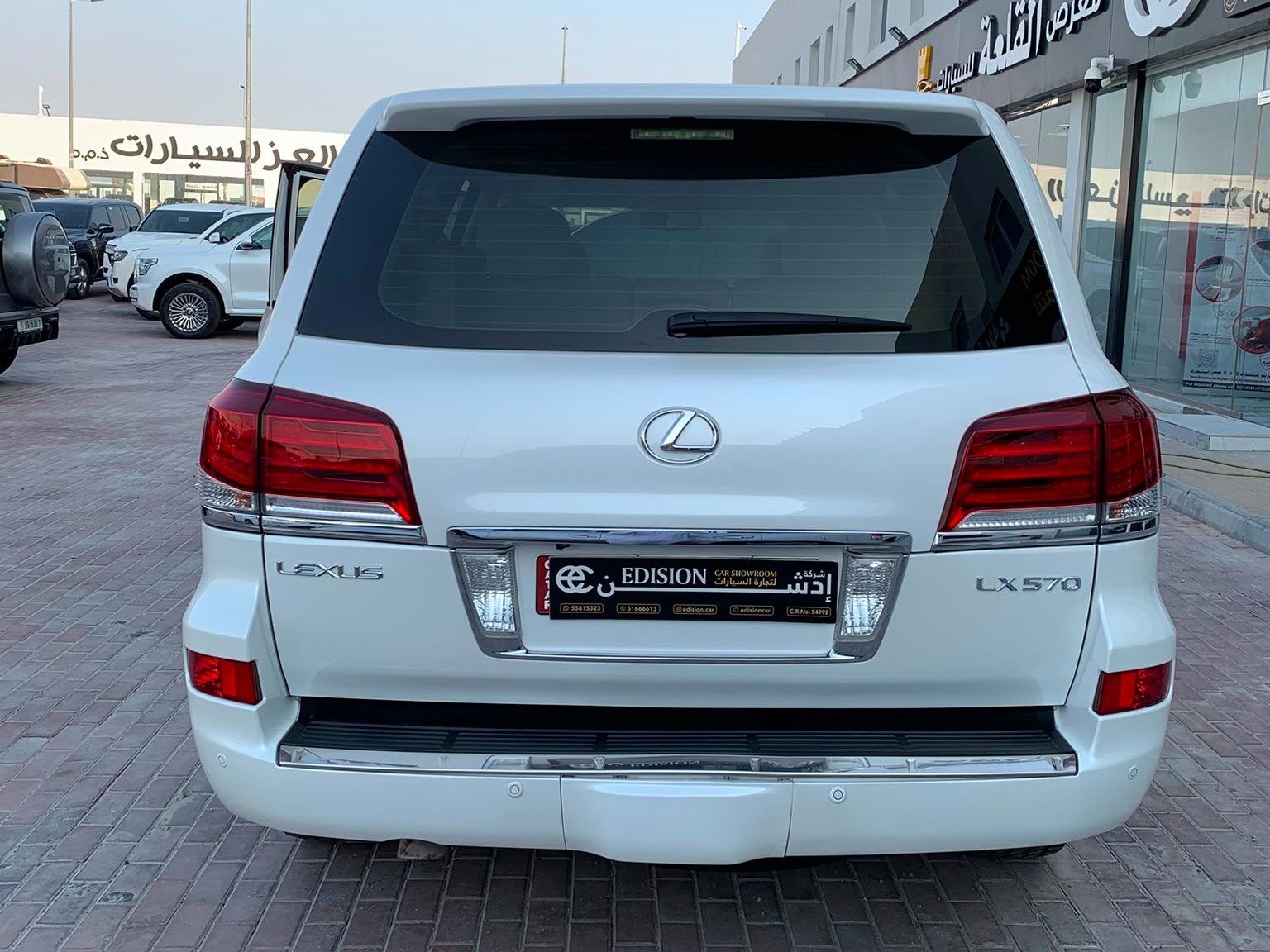Lexus LX 570 2012 - Image 2