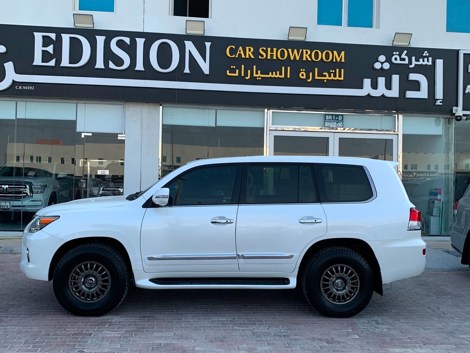 Lexus LX 570 2012 - Image 4