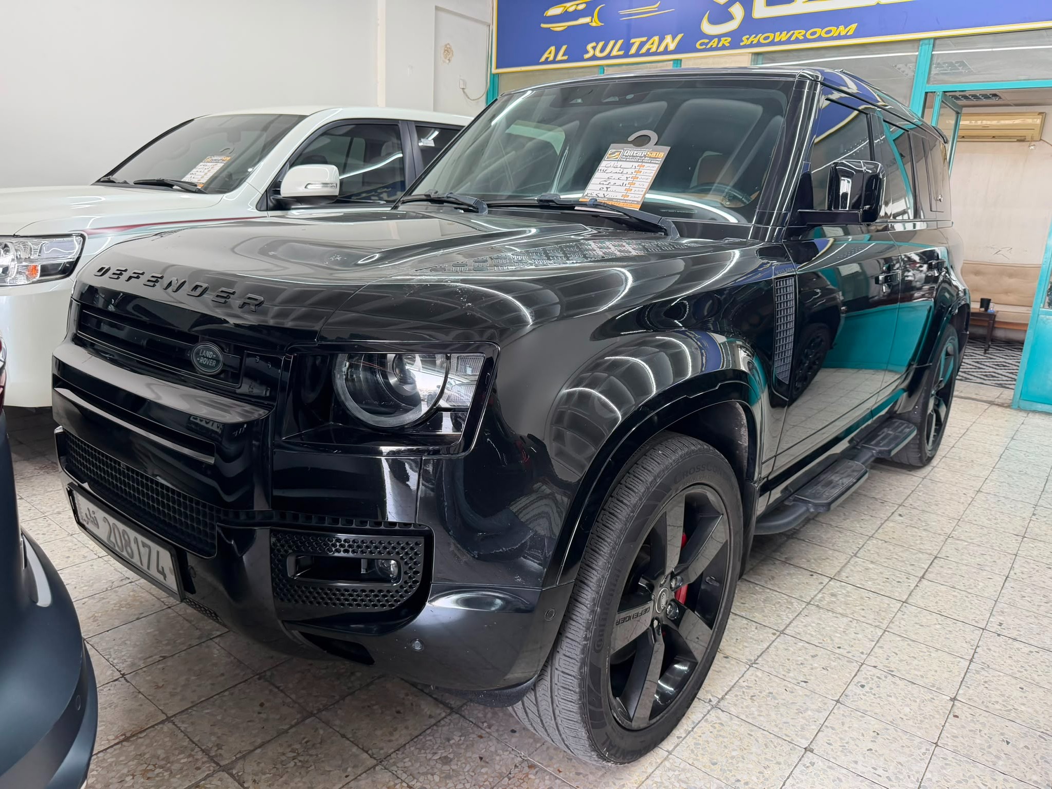 Land Rover Defender HSE 2023 - Image 2