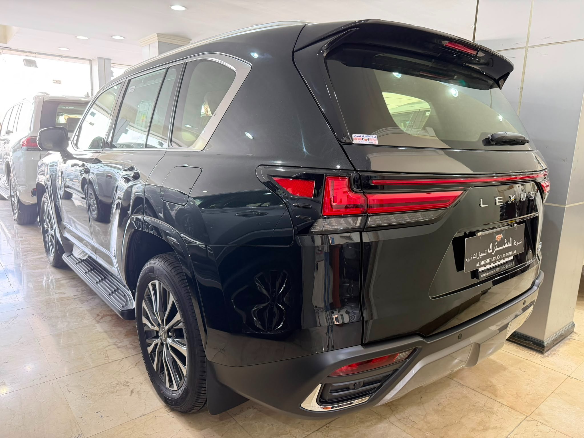 Lexus LX 600 Luxury  2026 - Image 4