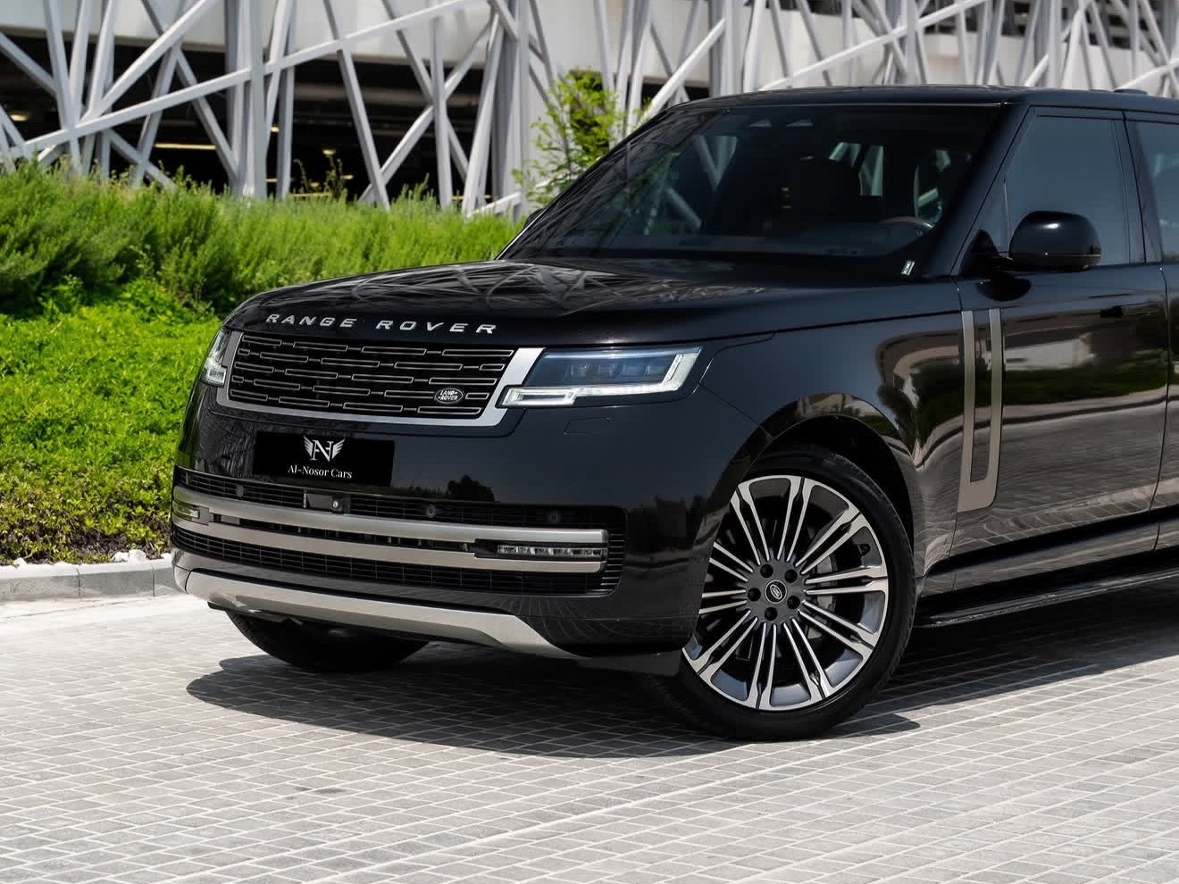 Land Rover Range Rover Vogue SE 2023 - Image 2