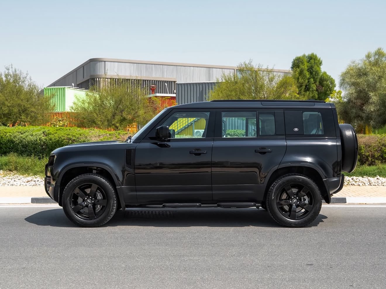 Land Rover Defender SE 2020 - Image 4