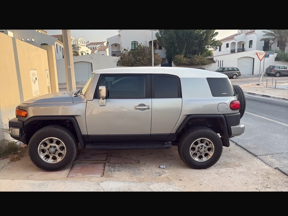 Toyota FJ Cruiser  2012