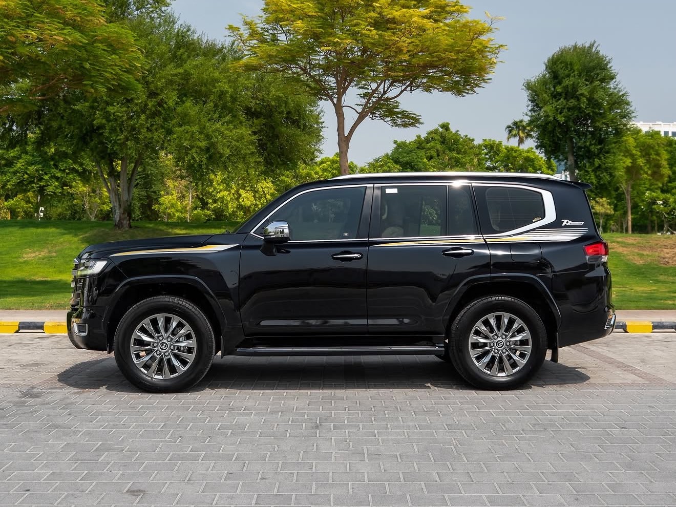 Toyota Land Cruiser VXR Twin Turbo 2022 - Image 3