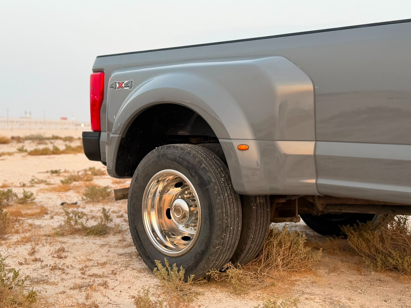 Ford f-450 2022 - Image 4