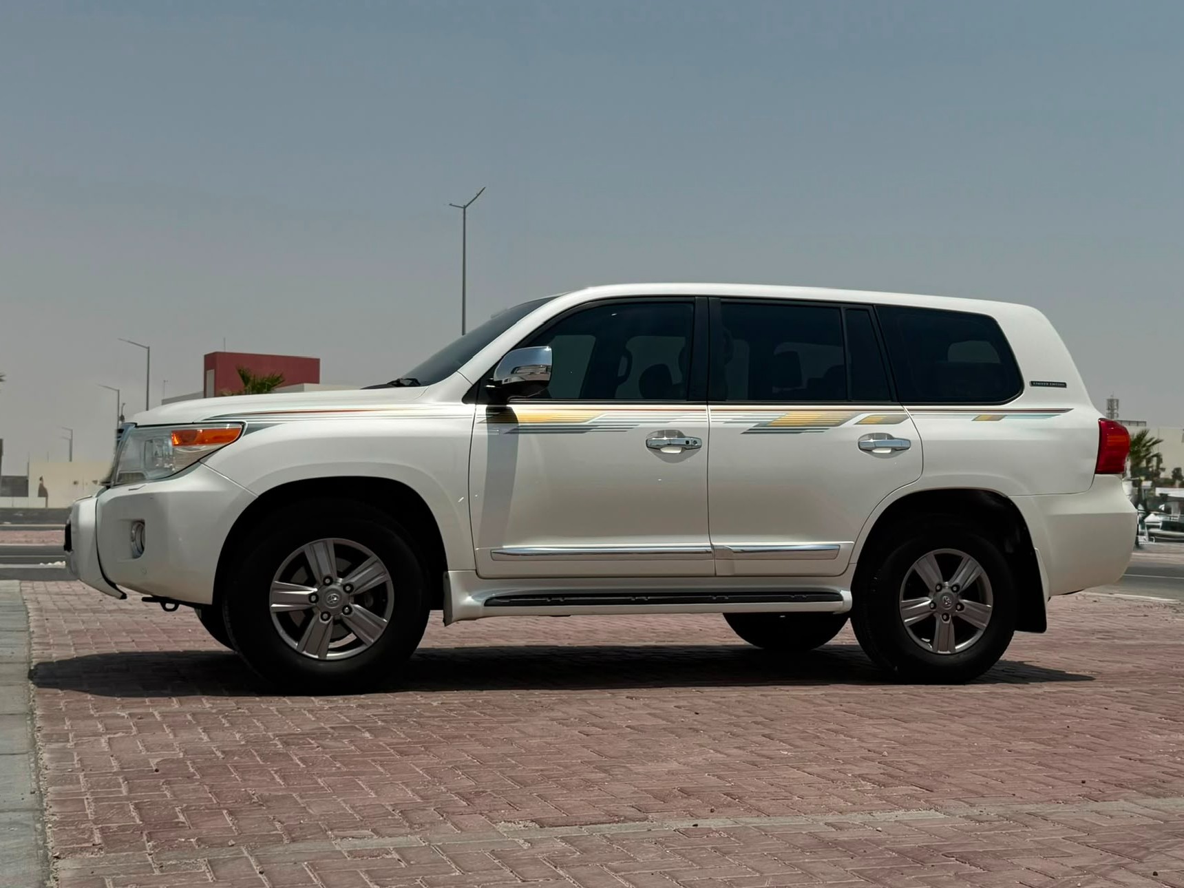 Toyota Land Cruiser GXR v8 2015 - Image 3