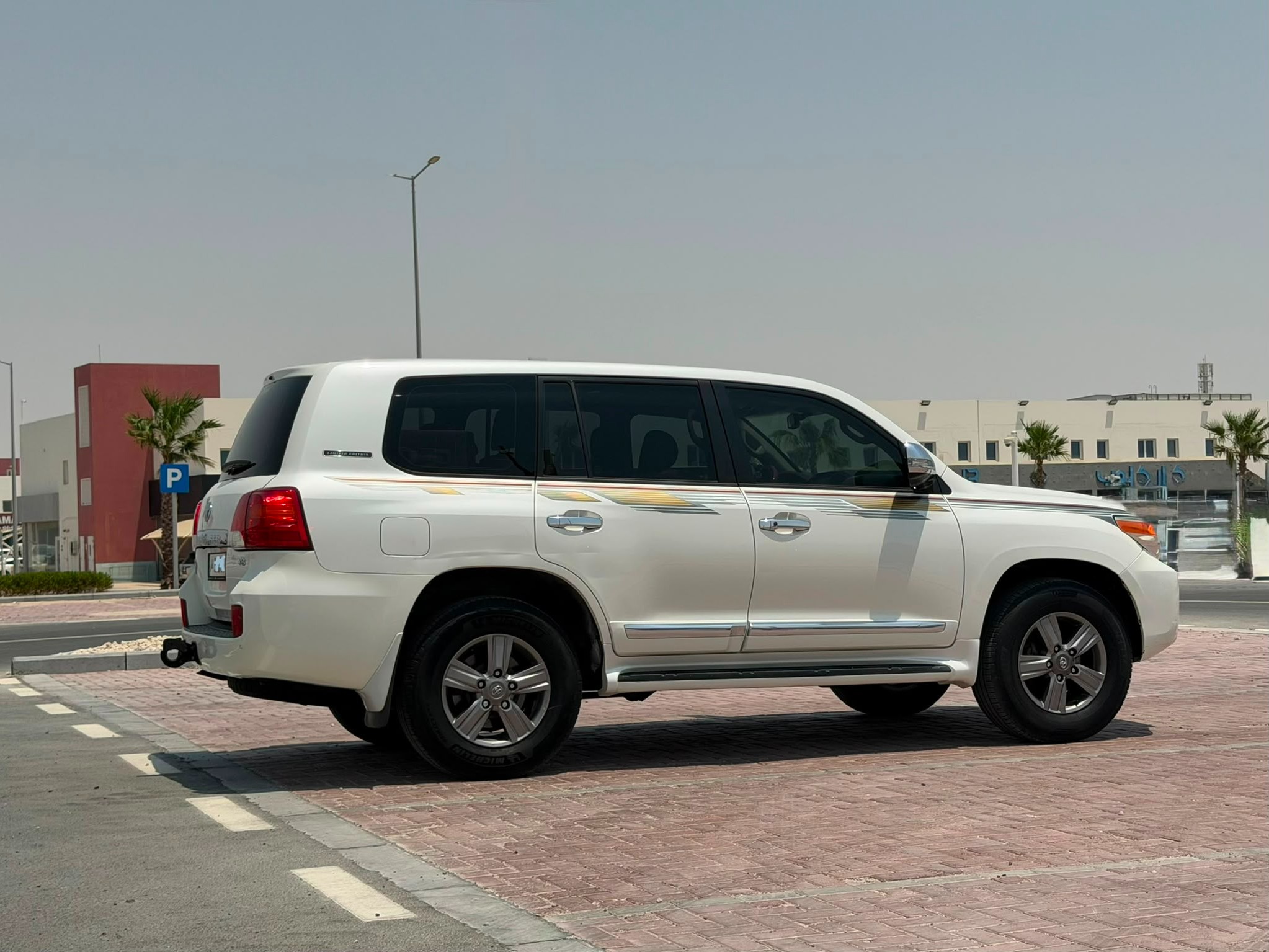Toyota Land Cruiser GXR v8 2015 - Image 4