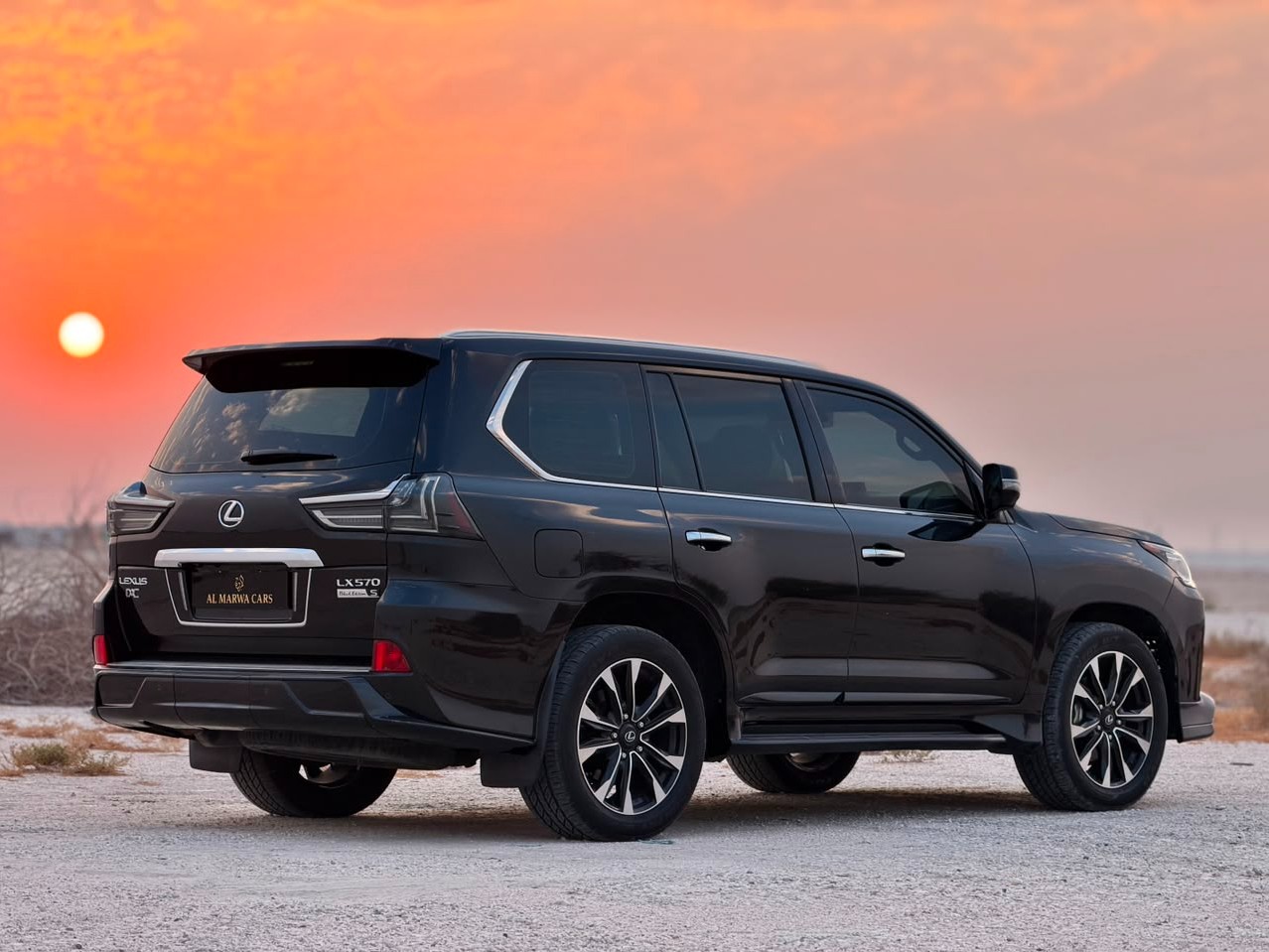 Lexus LX 570 S Black Edition 2021 - Image 4