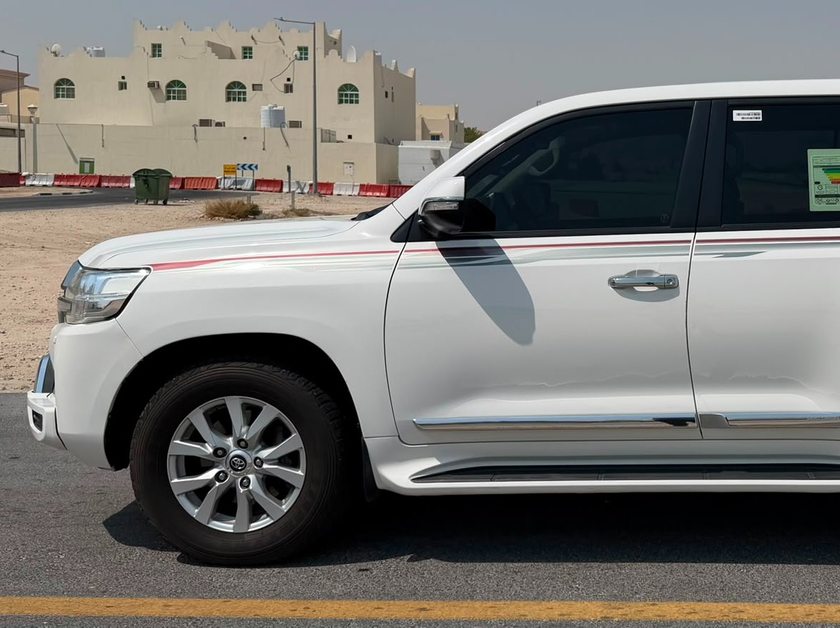 Toyota Land Cruiser GXR v8 2021 - Image 4