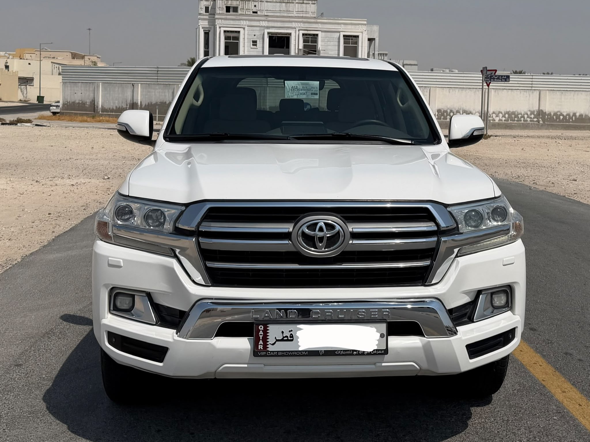 Toyota Land Cruiser GXR v8 2021 - Image 2