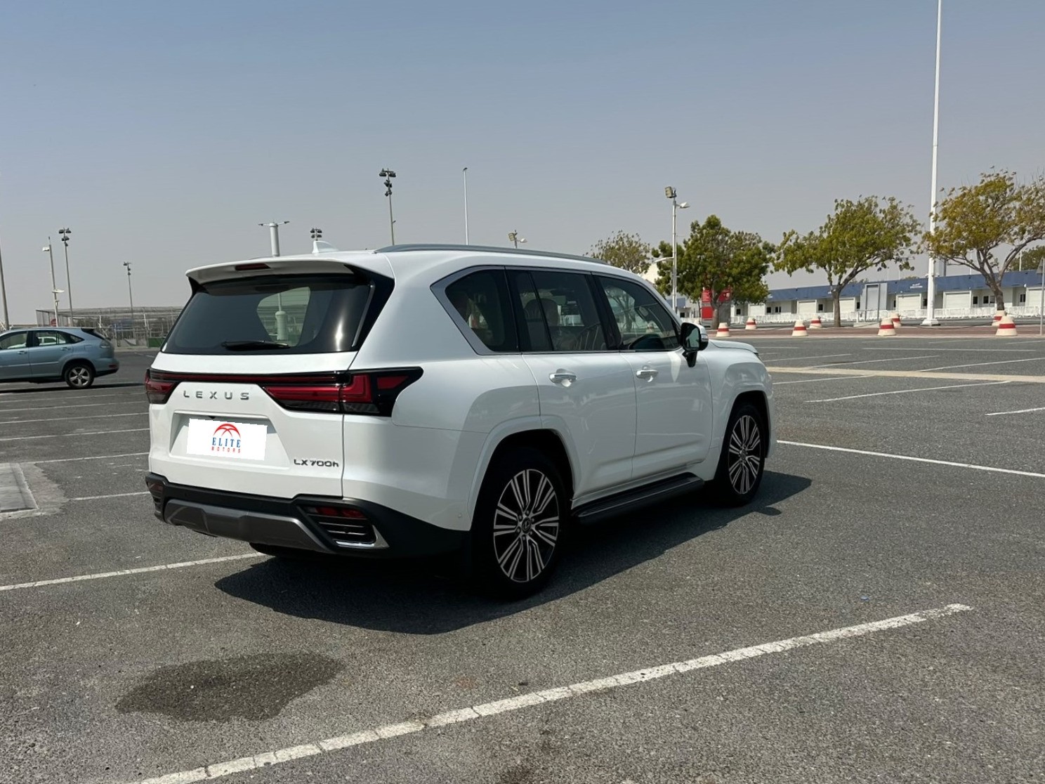 Lexus 700 2026 - Image 2