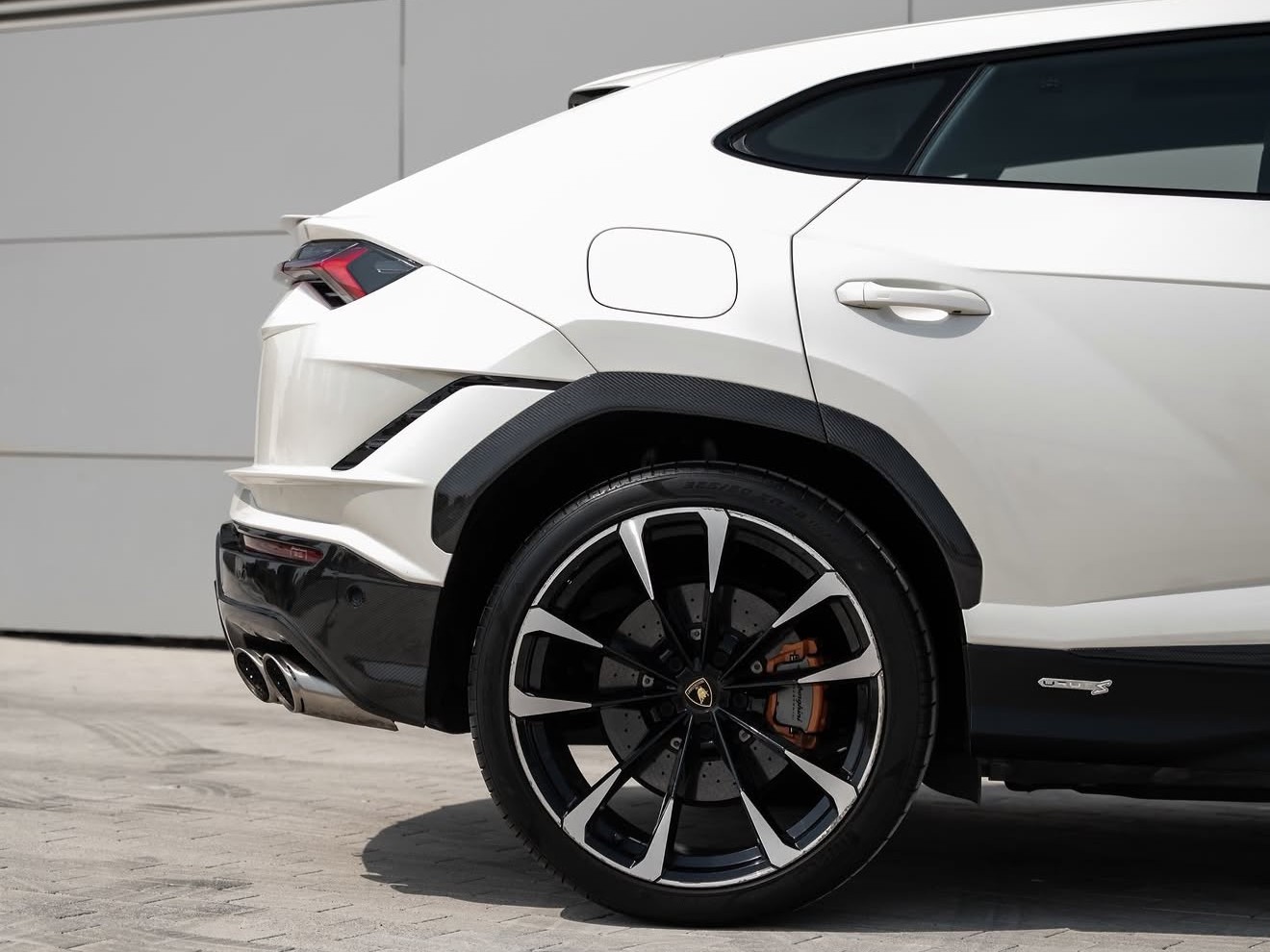 Lamborghini Urus 2023 - Image 3