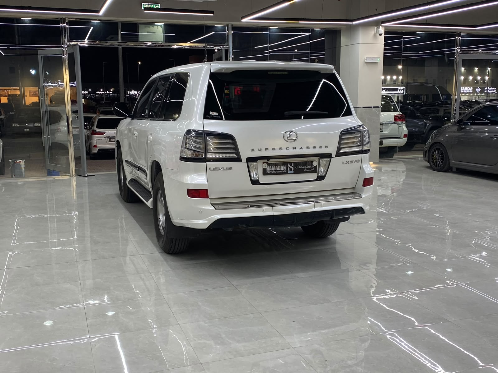Lexus LX 570 2011 - Image 4